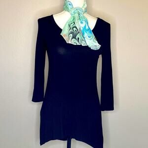Kenner 3/4 sleeve black tunic shirt Scoop Neck. Size XS